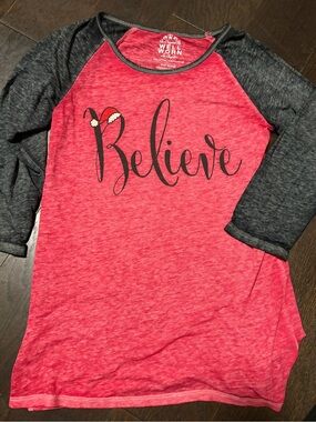 Well Worn 'Believe' Raglan Tee in Red & Gray